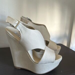 Steve Madden Women's Xander Wedge Sandal - Size 7